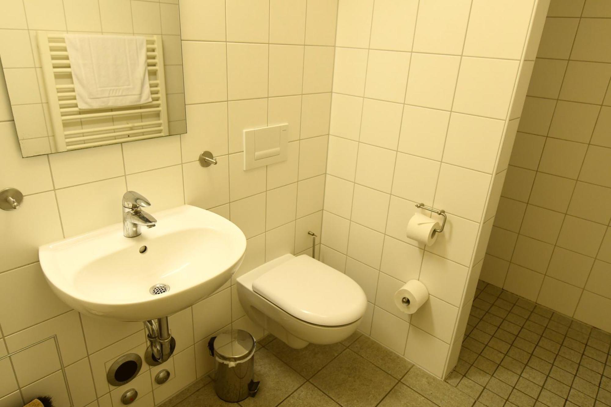 Zweilindenhof Hotel Seeshaupt Luaran gambar